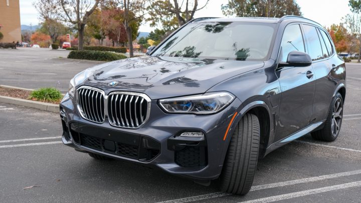 BMW X5 xDrive45e Front Side