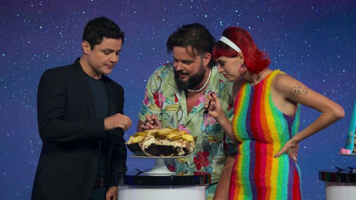 Netflix crackdown two men and one woman eat a cake